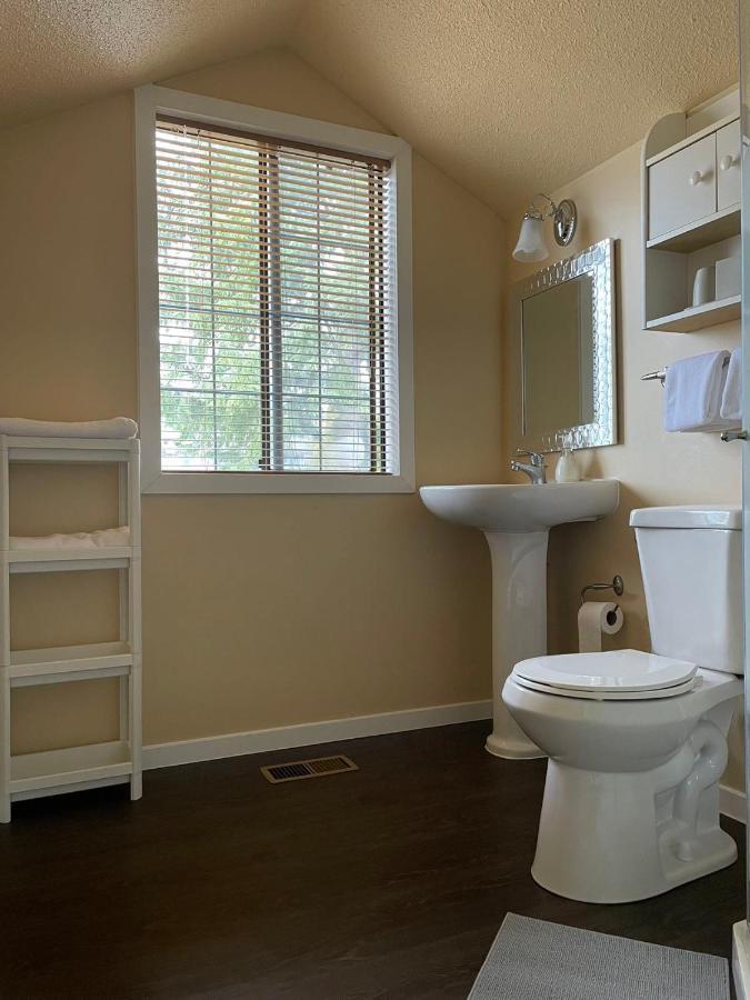 Jason House - Immaculate Suites In A Quiet Seaside Neighbourhood Near Uvic Victoria Extérieur photo